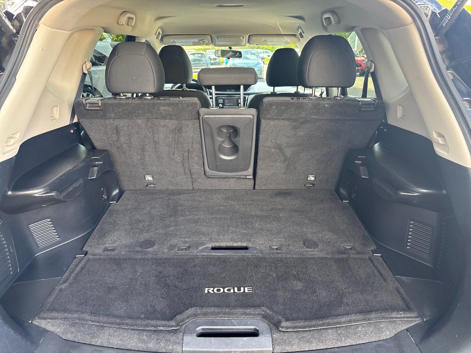 Used 2017 Nissan Rogue SV AWD/4WD image 16