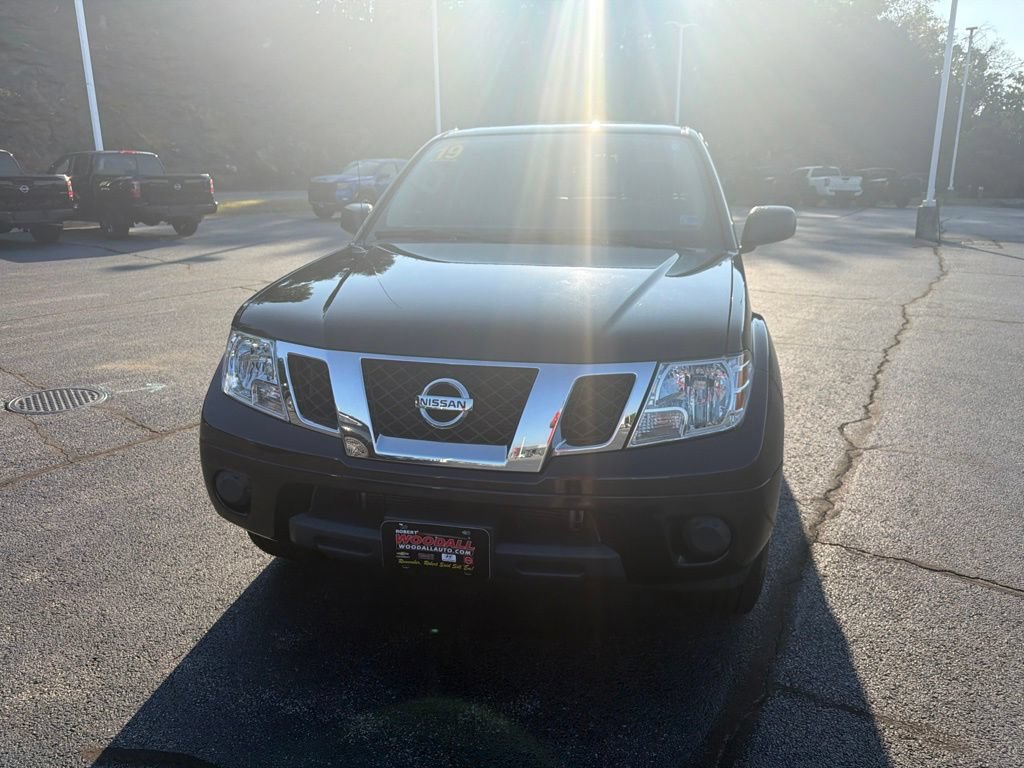 Used 2019 Nissan Frontier SV AWD/4WD image 2
