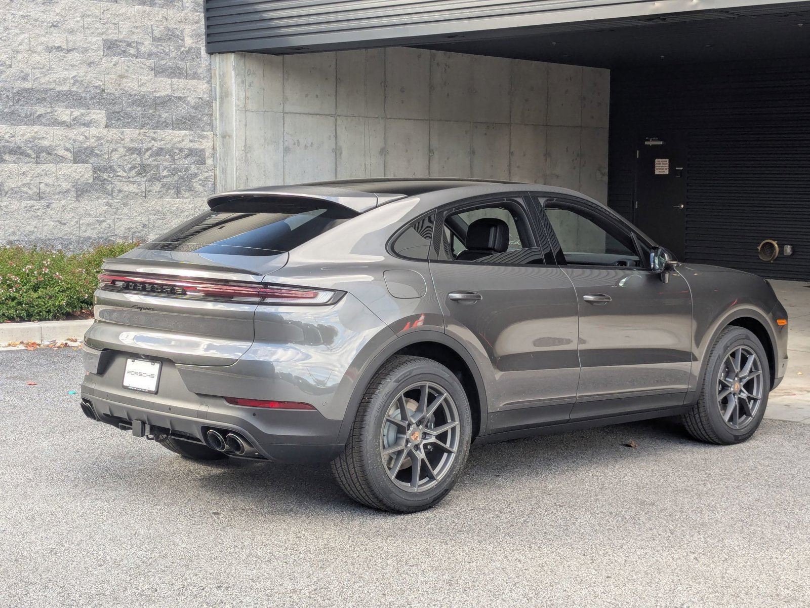 Certified 2026 Porsche Cayenne Coupe AWD/4WD image 9
