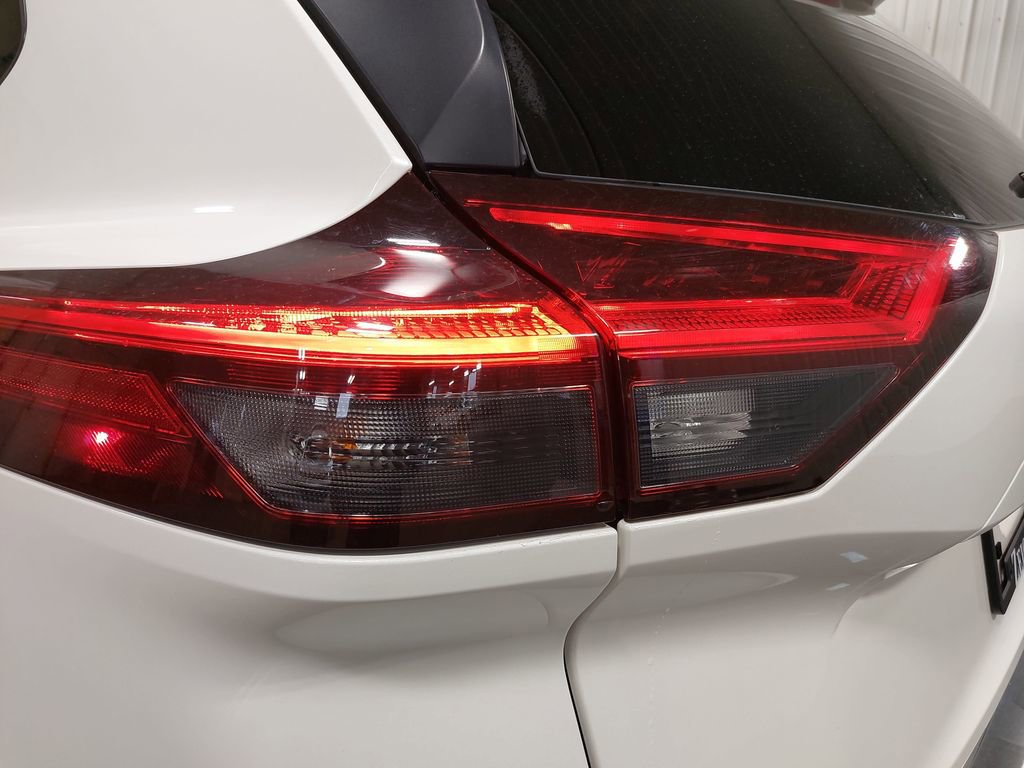 Used 2023 Nissan Rogue SV w/ SV Premium B Package image 35