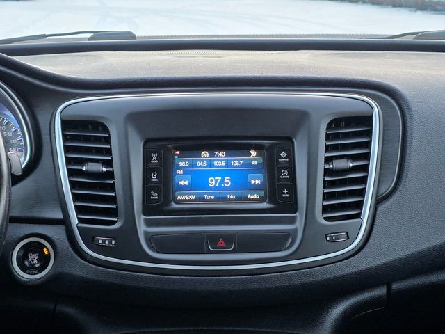 Used 2015 Chrysler 200 Limited w/ Convenience Group image 18