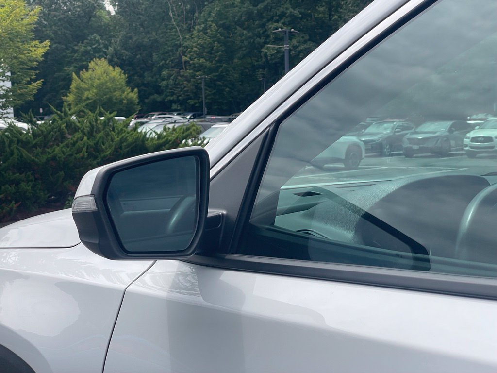 Used 2022 GMC Terrain SLT AWD/4WD image 25