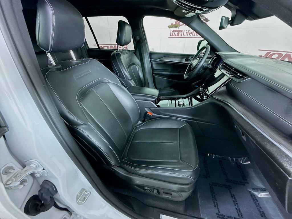 Used 2022 Jeep Grand Cherokee Overland image 34