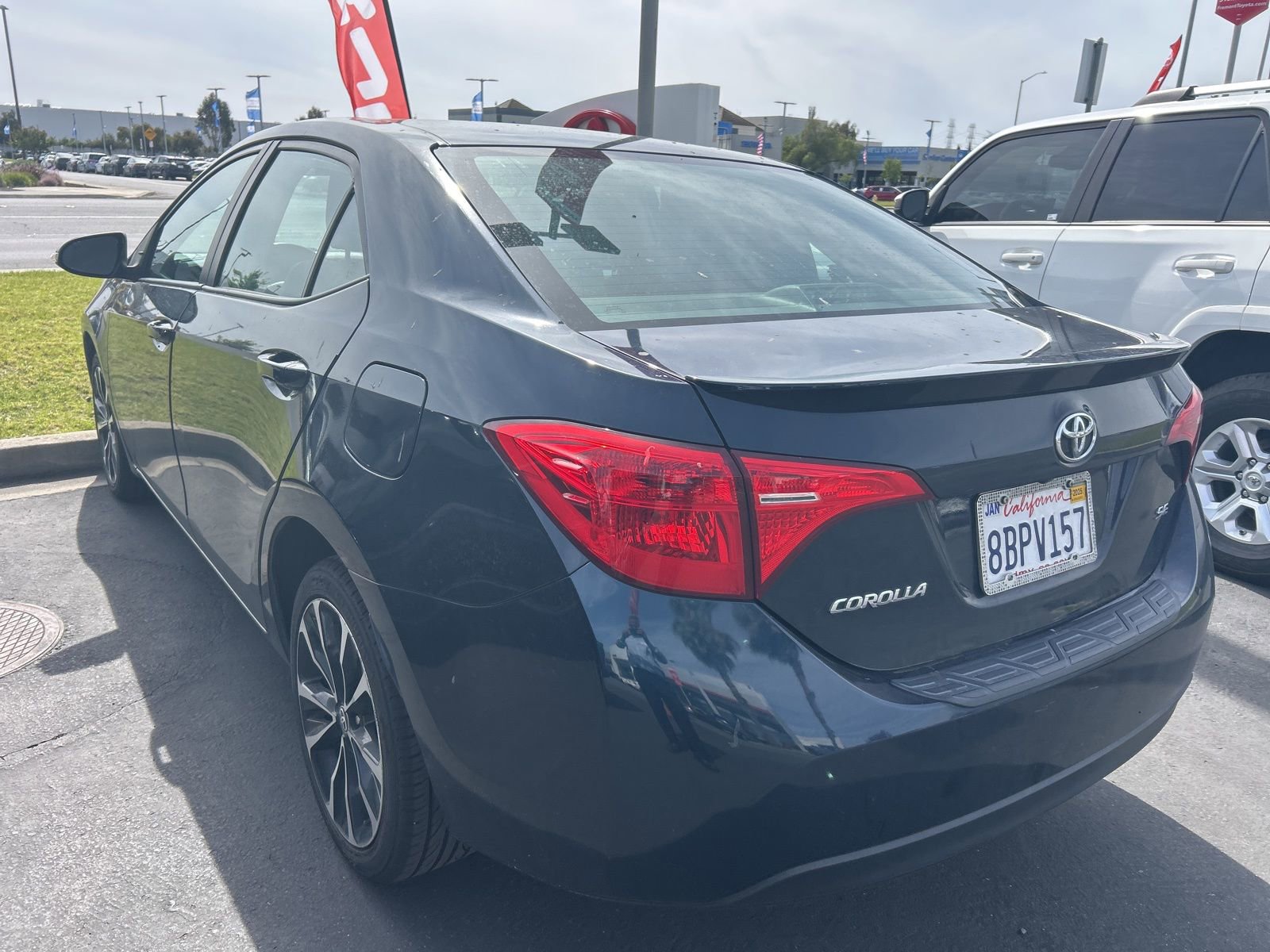 Used 2018 Toyota Corolla SE FWD image 3