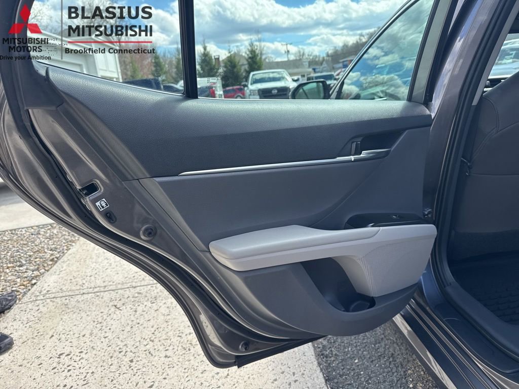Used 2018 Toyota Camry LE FWD image 25