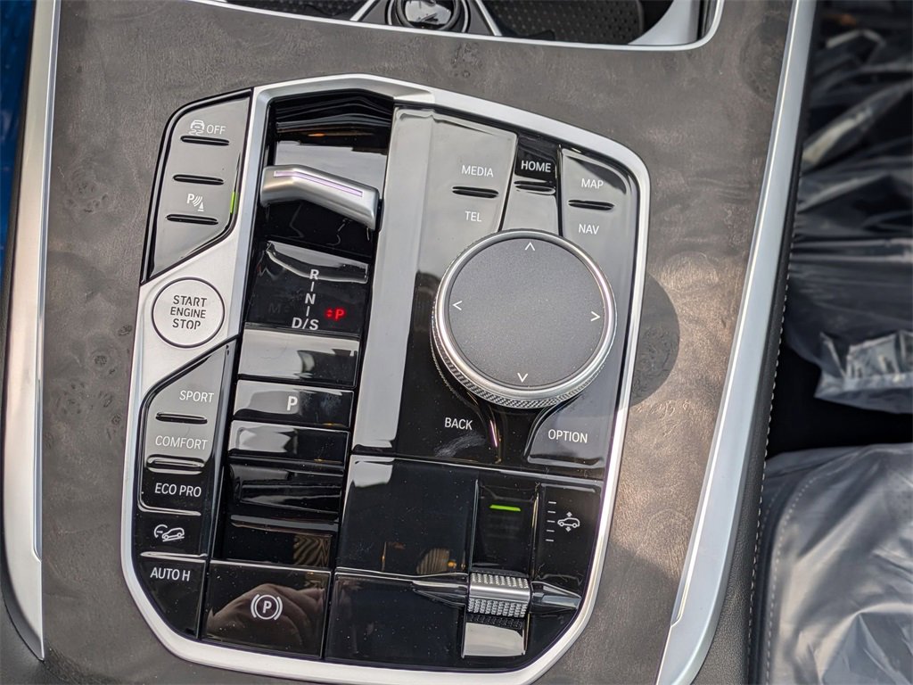 New 2025 BMW X7 xDrive40i w/ Premium Package image 22
