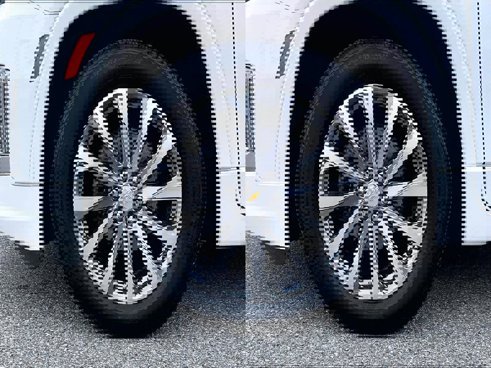 Used 2023 Chevrolet Traverse Premier w/ LPO, Floor Liner Package AWD/4WD image 7