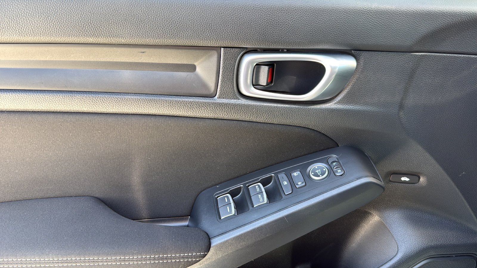 Used 2023 Honda Civic Sport image 11