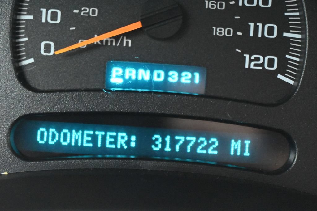 Used 2005 Chevrolet Silverado 2500 LT w/ Heavy-Duty Power Package AWD/4WD image 17