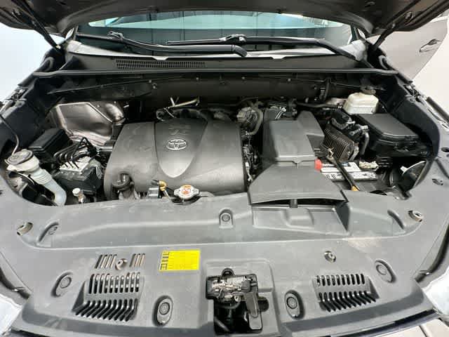 Used 2019 Toyota Highlander LE AWD/4WD image 25