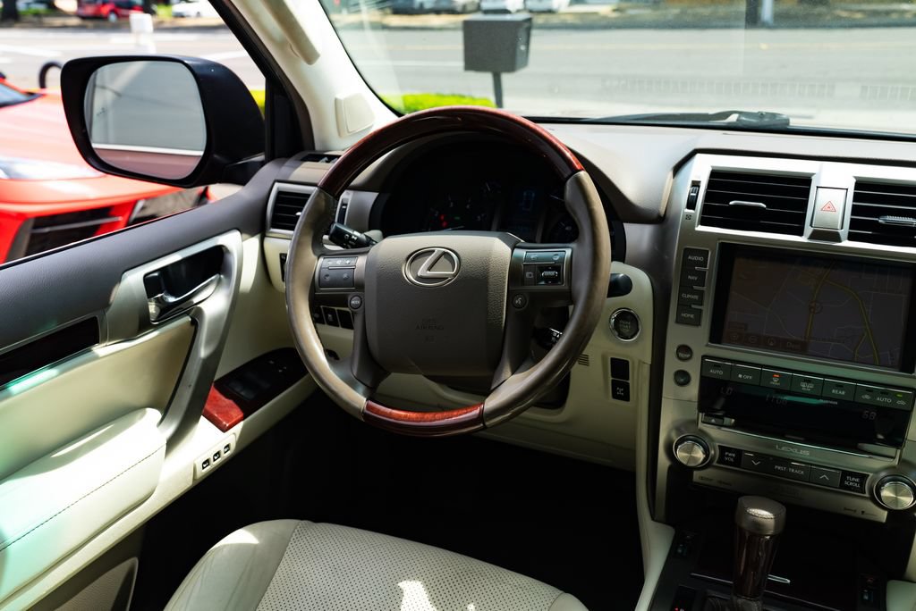 Used 2016 Lexus GX 460 Luxury AWD/4WD image 10