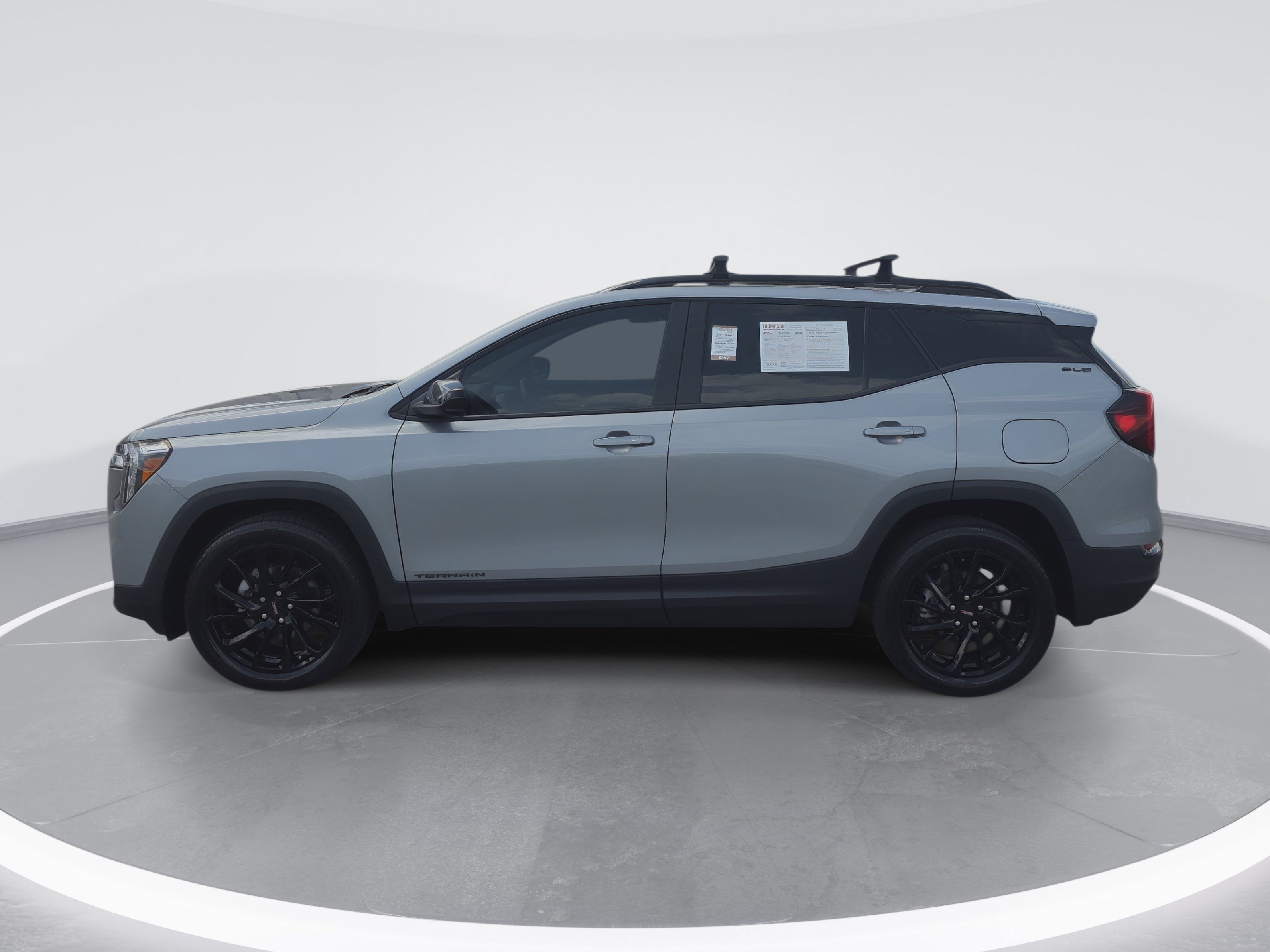 Used 2024 GMC Terrain SLE w/ Driver Convenience Package FWD image 6