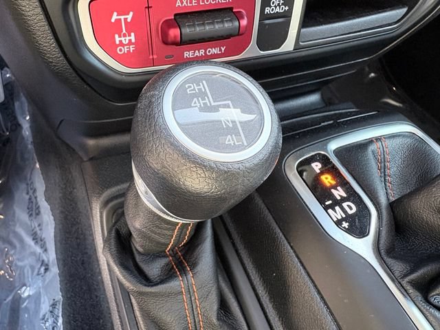 Used 2023 Jeep Gladiator Mojave w/ LED Lighting Group AWD/4WD image 19