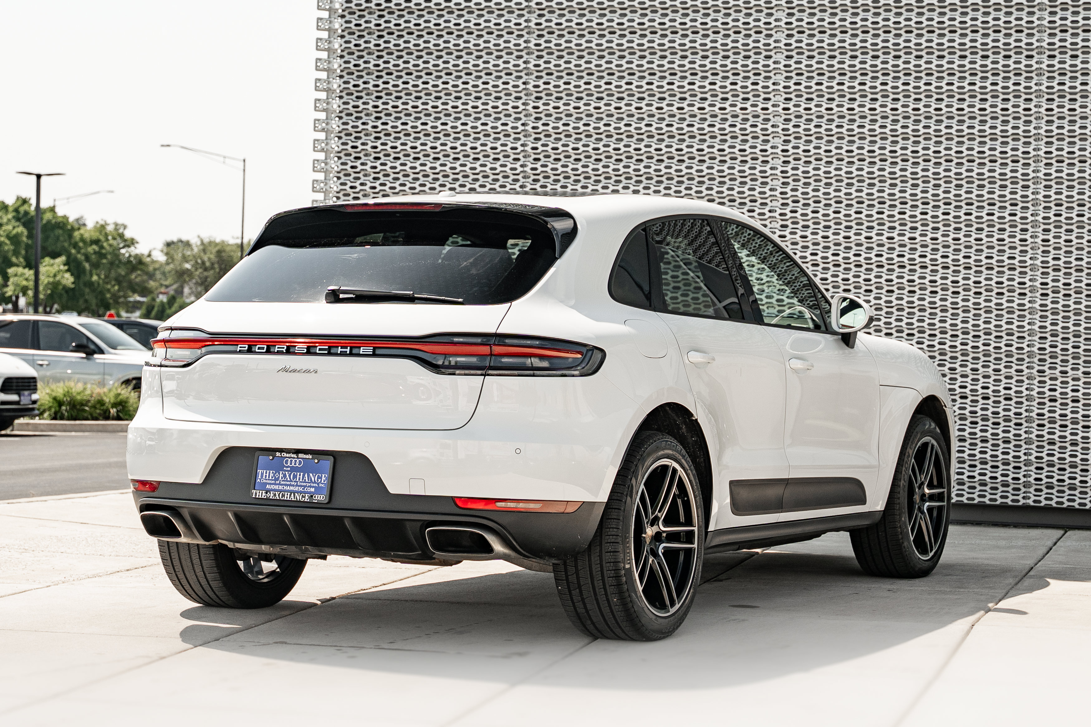 Used 2019 Porsche Macan AWD/4WD image 4