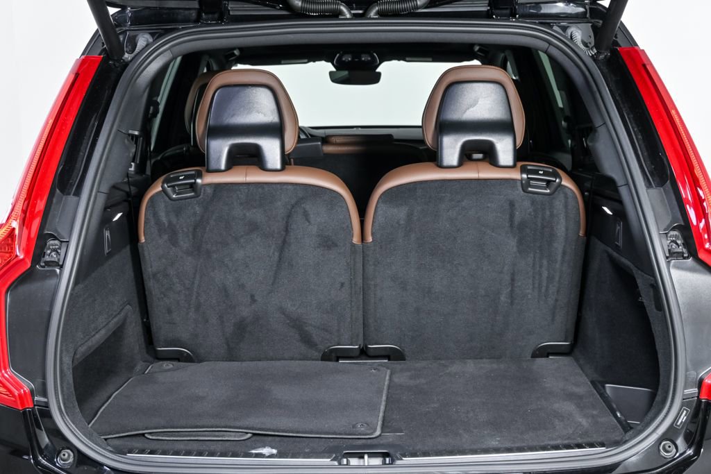 Certified 2024 Volvo XC90 T8 Core image 32