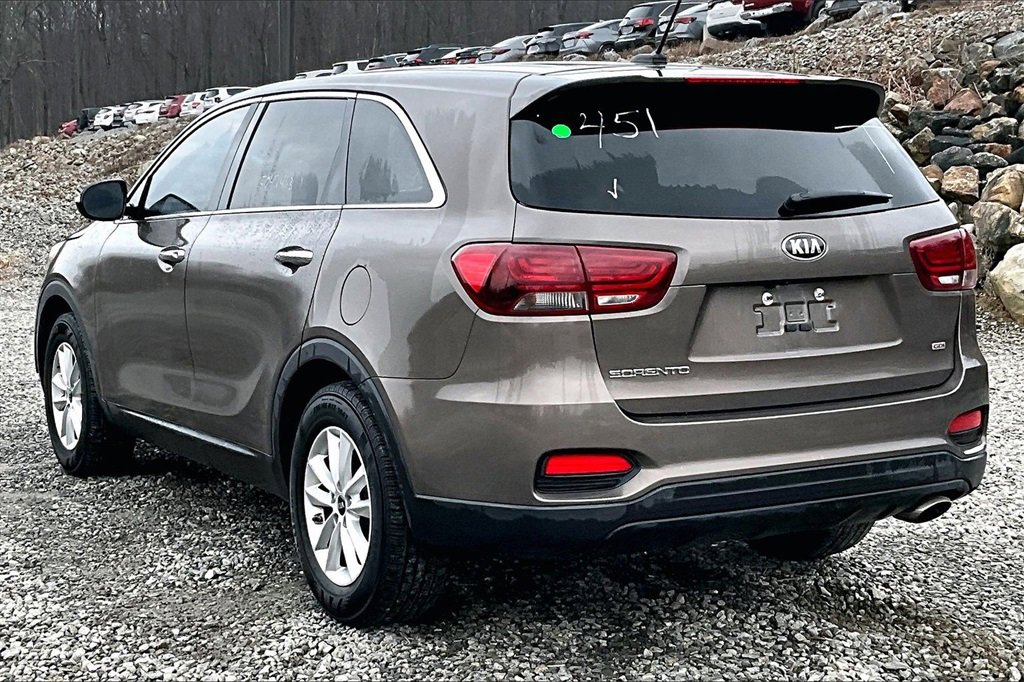 Used 2019 Kia Sorento LX image 11