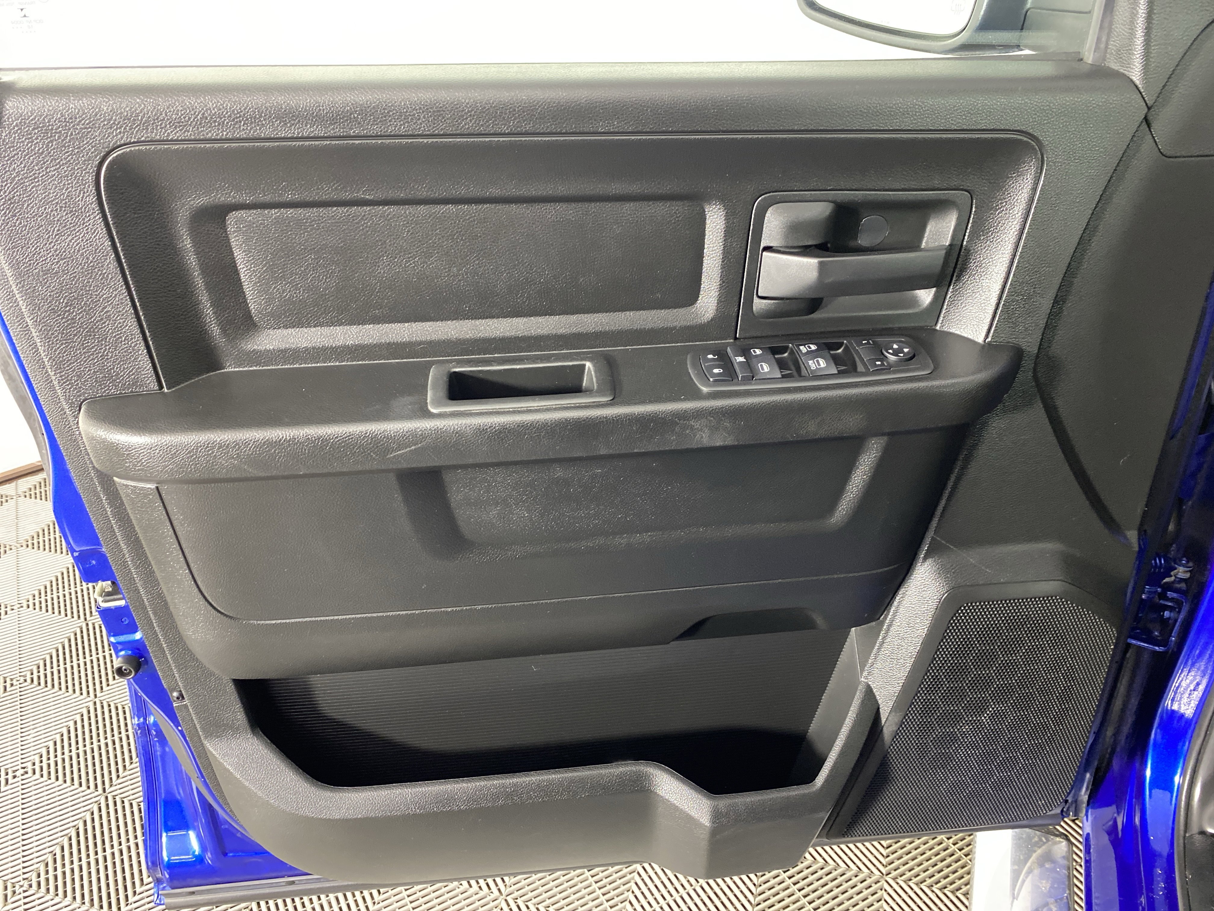 Used 2019 RAM 1500 Express AWD/4WD image 10