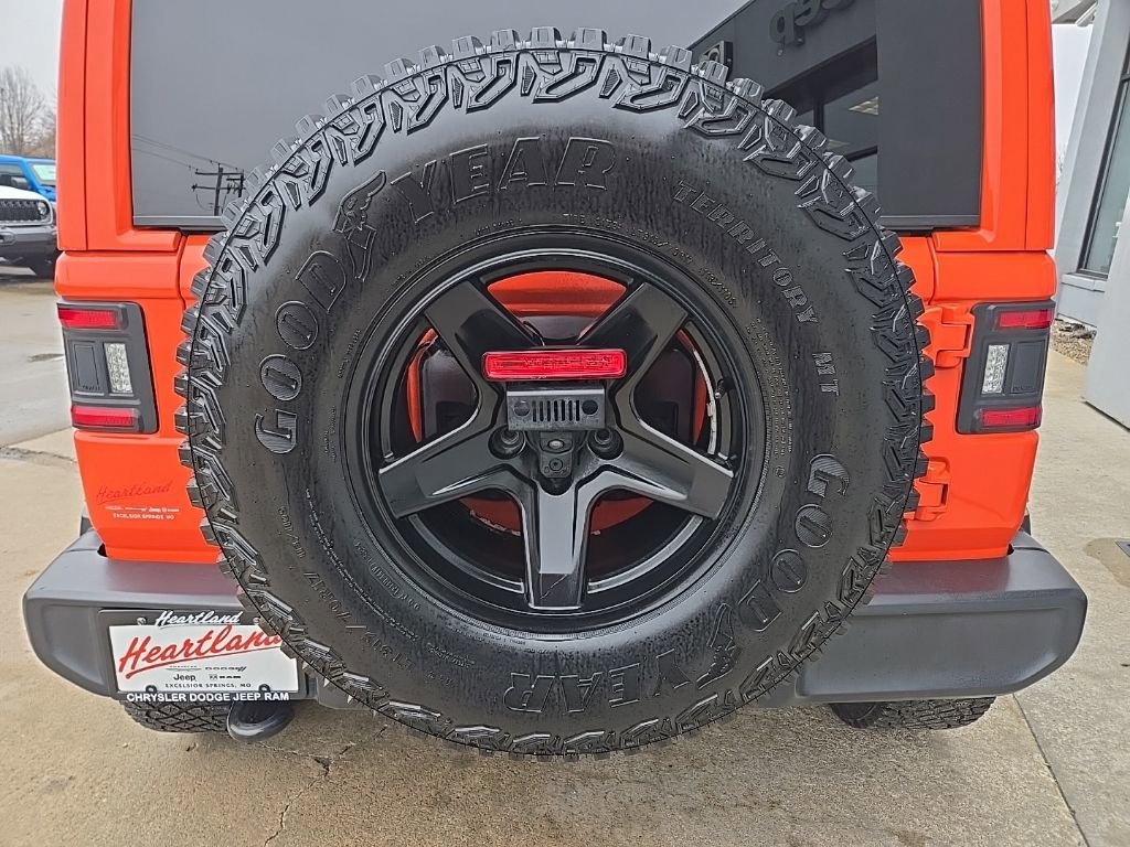 Used 2020 Jeep Wrangler Unlimited Sahara w/ Uconnect 4C Nav & Sound Group image 26