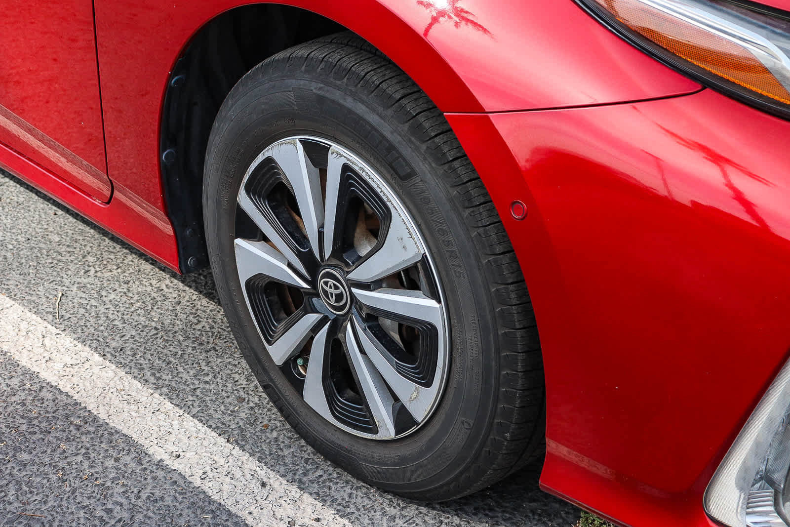 Used 2017 Toyota Prius Prime Advanced w/ Carpet Mat Package image 4