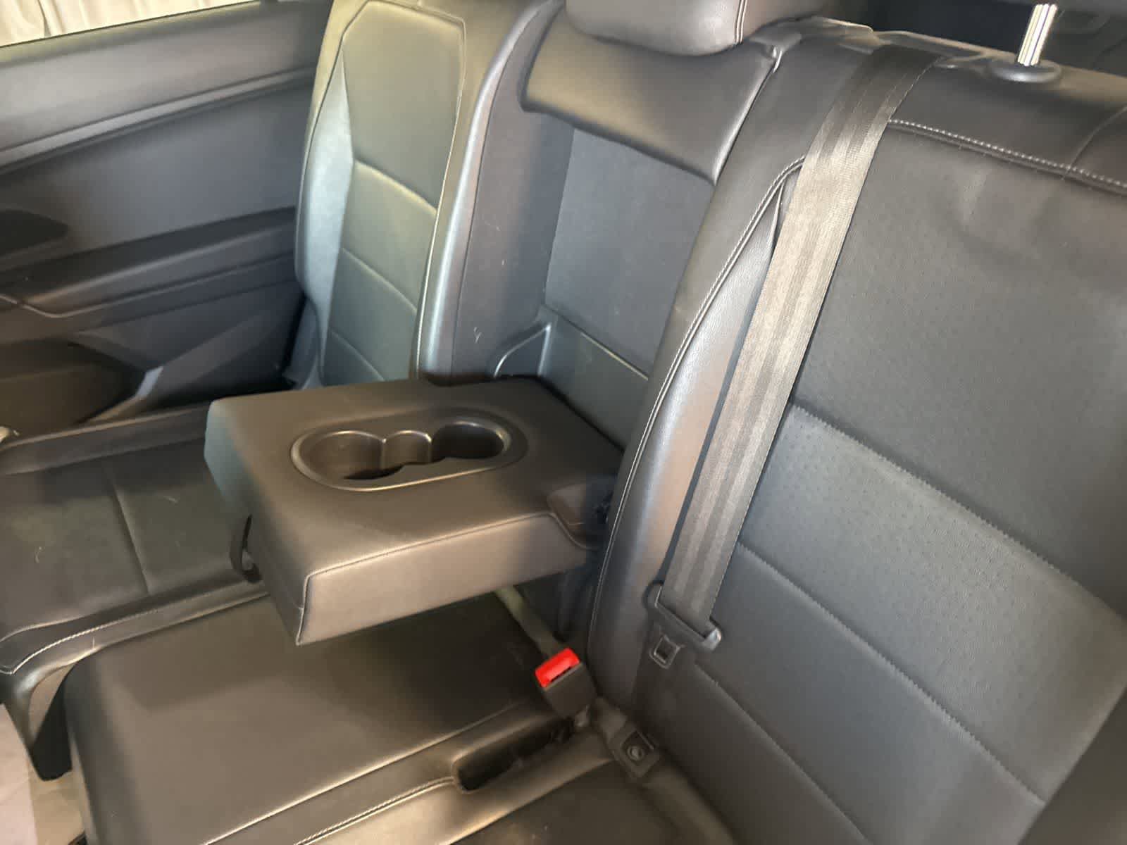 Used 2019 Volkswagen Tiguan SE FWD image 18
