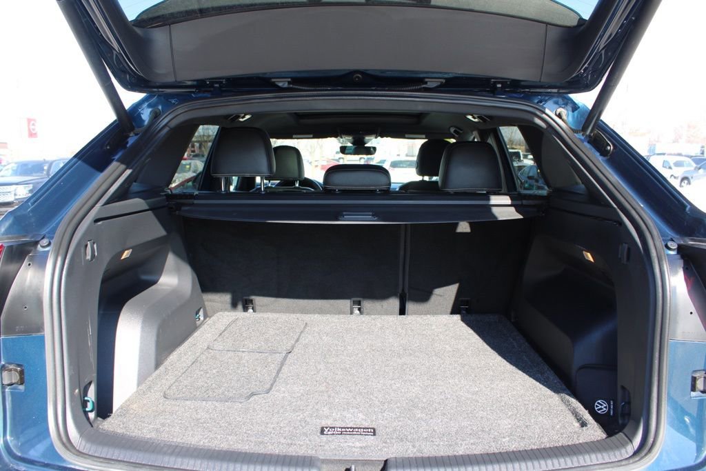 Used 2022 Volkswagen Atlas Cross Sport SEL Premium R-Line image 12