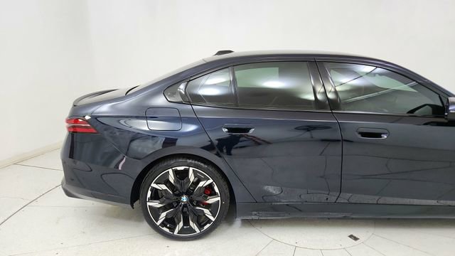 Used 2026 BMW 550e xDrive image 7