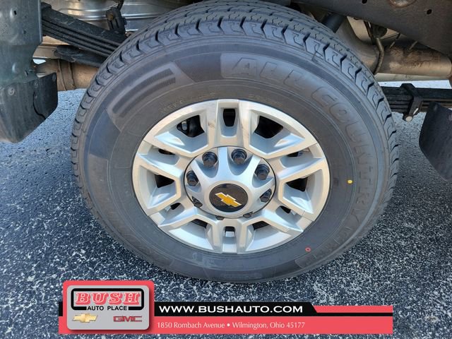 Used 2025 Chevrolet Silverado 2500 LT w/ Convenience Package AWD/4WD image 5