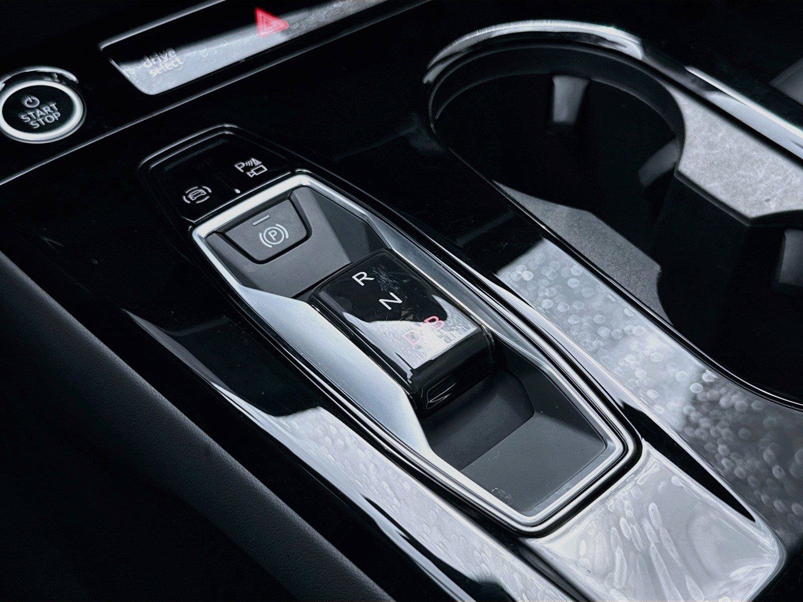 Certified 2025 Audi A6 e-tron Premium Plus w/ Premium Plus RWD image 17