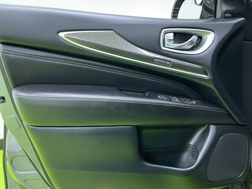 Used 2020 INFINITI QX60 Luxe w/ Essential Package image 17