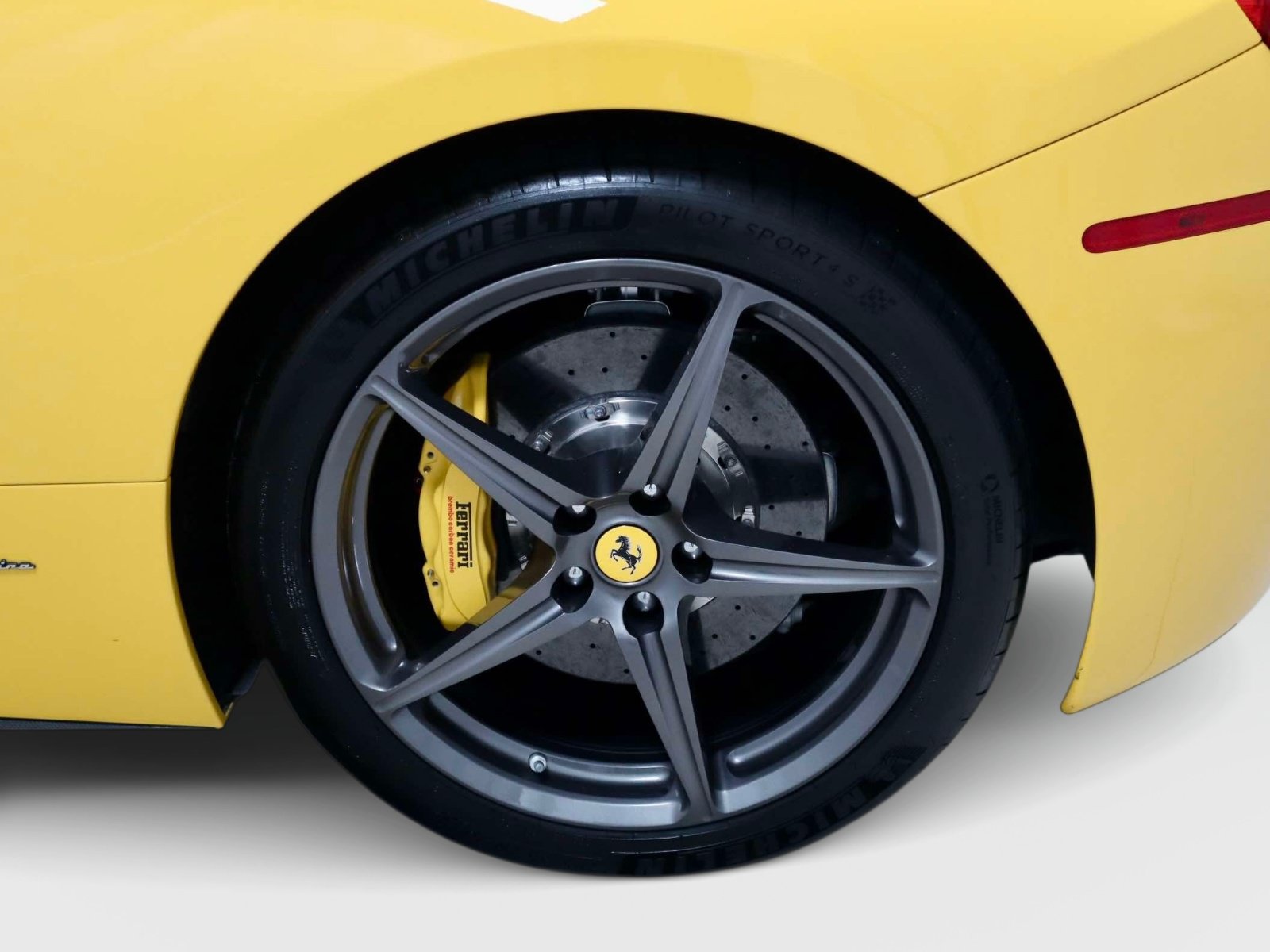 Used 2013 Ferrari 458 Spider RWD image 9