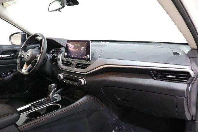 Used 2025 Nissan Altima 2.5 SR FWD image 15