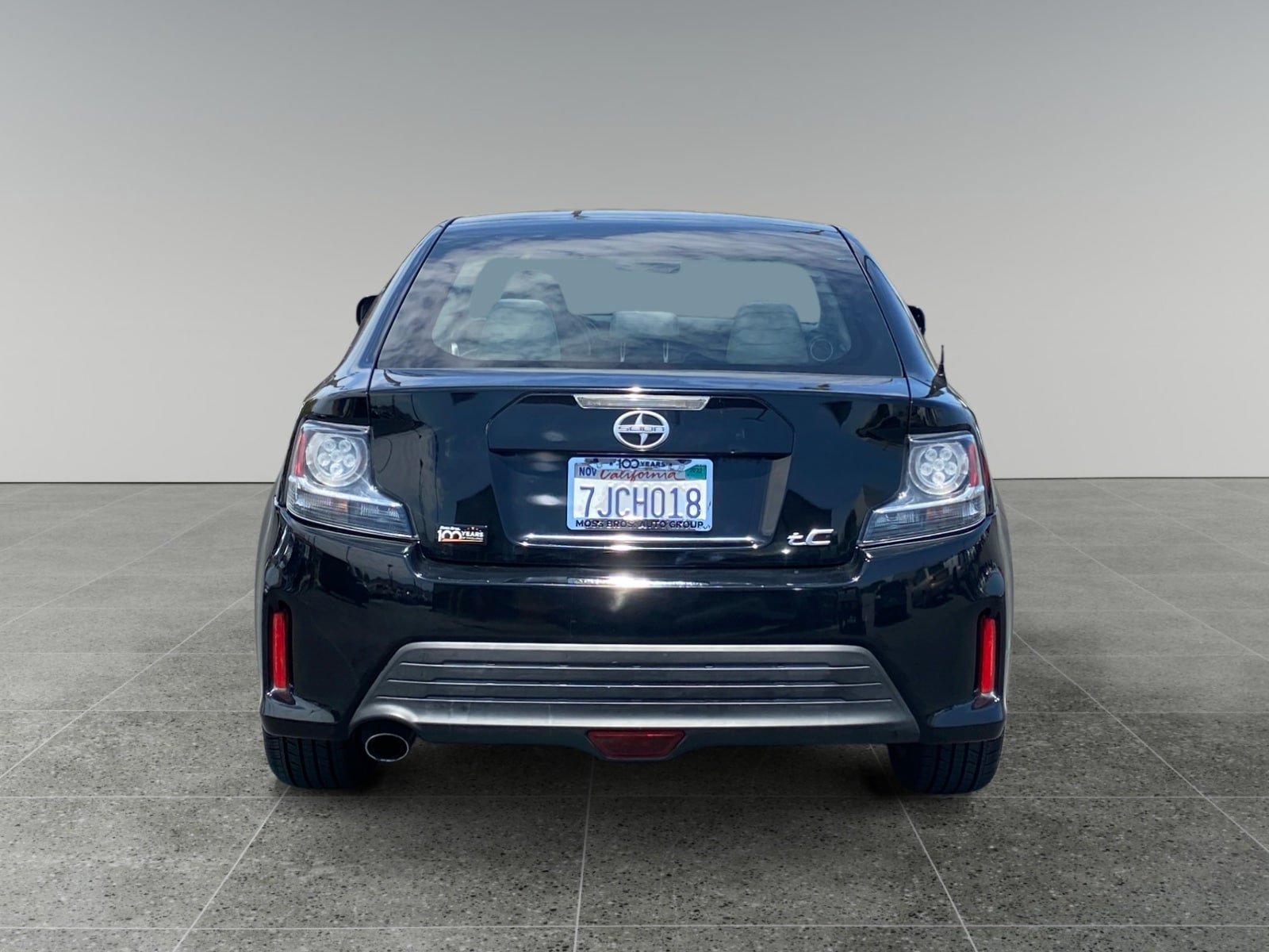 Used 2015 Scion tC FWD image 4