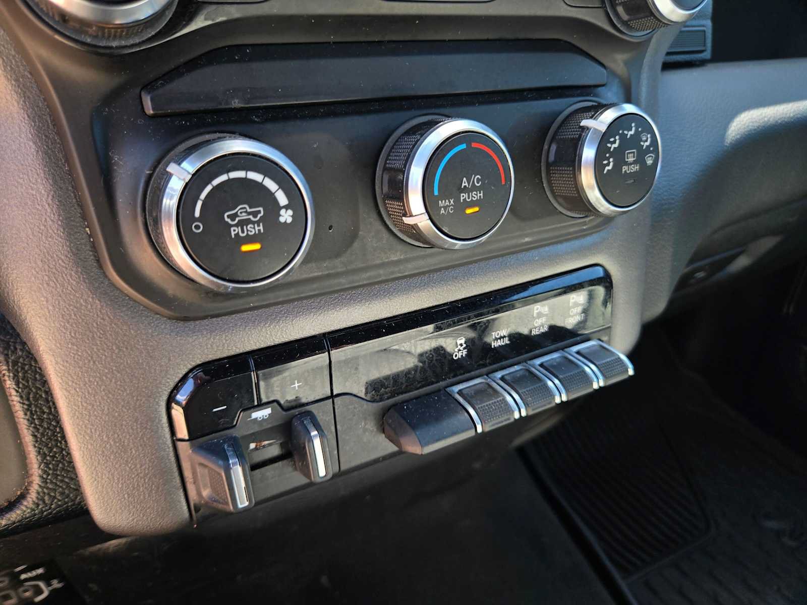 Used 2021 RAM 1500 Big Horn AWD/4WD image 32