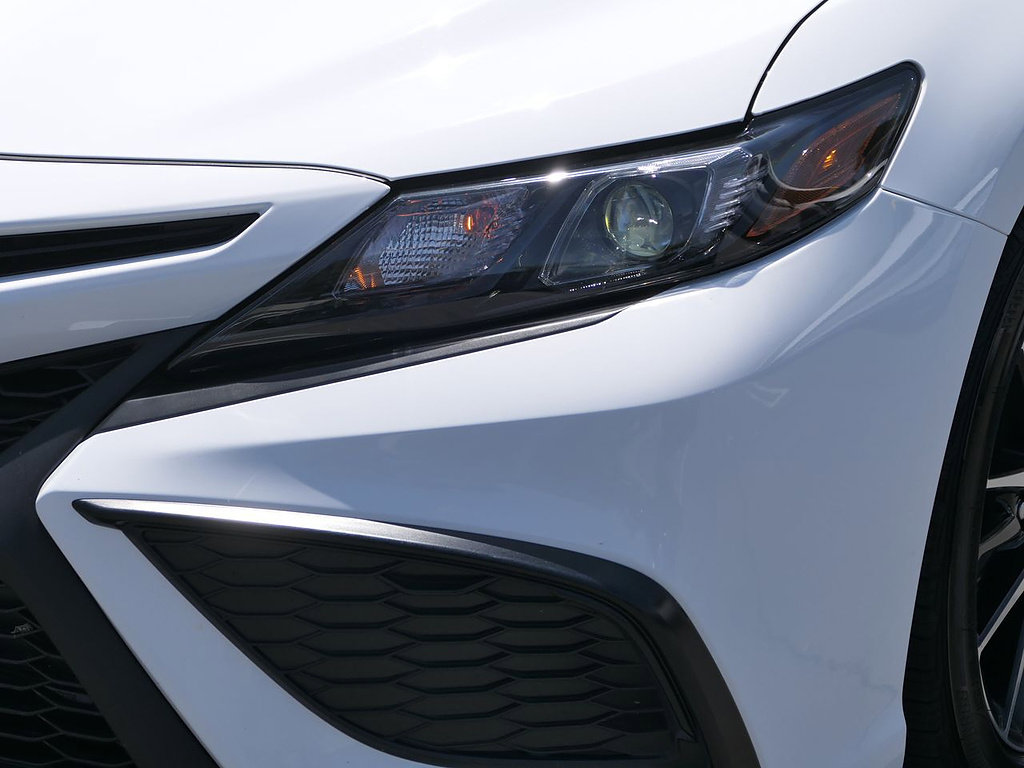 Used 2024 Toyota Camry SE FWD image 9