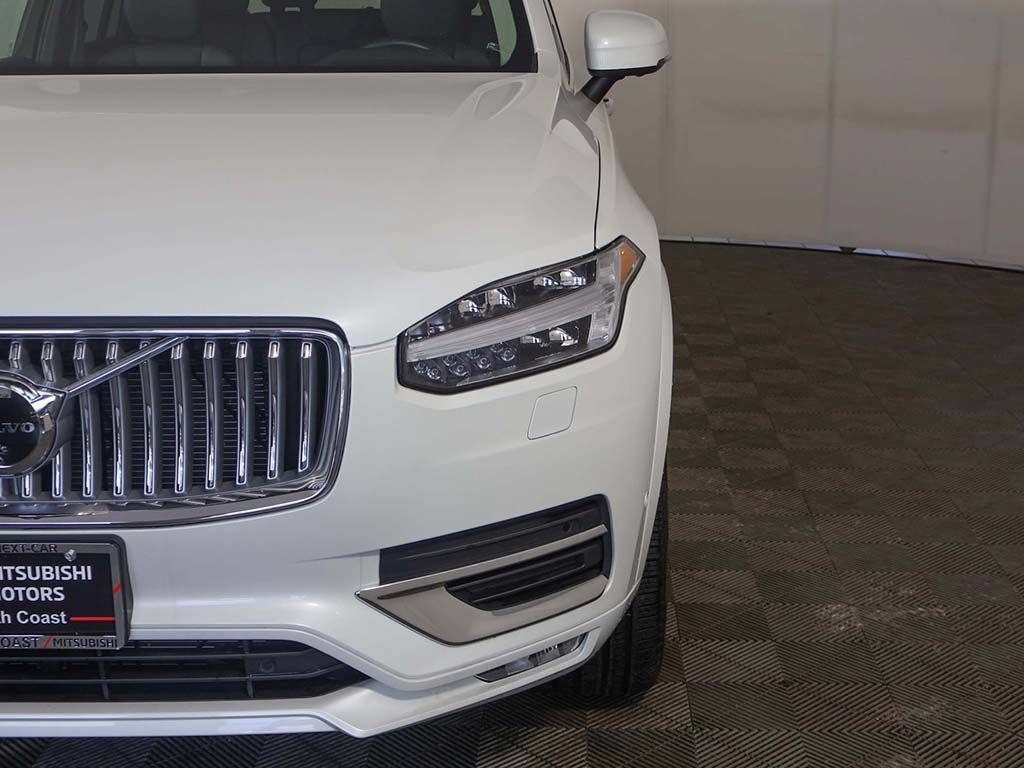 Used 2025 Volvo XC90 B5 Plus AWD/4WD image 18