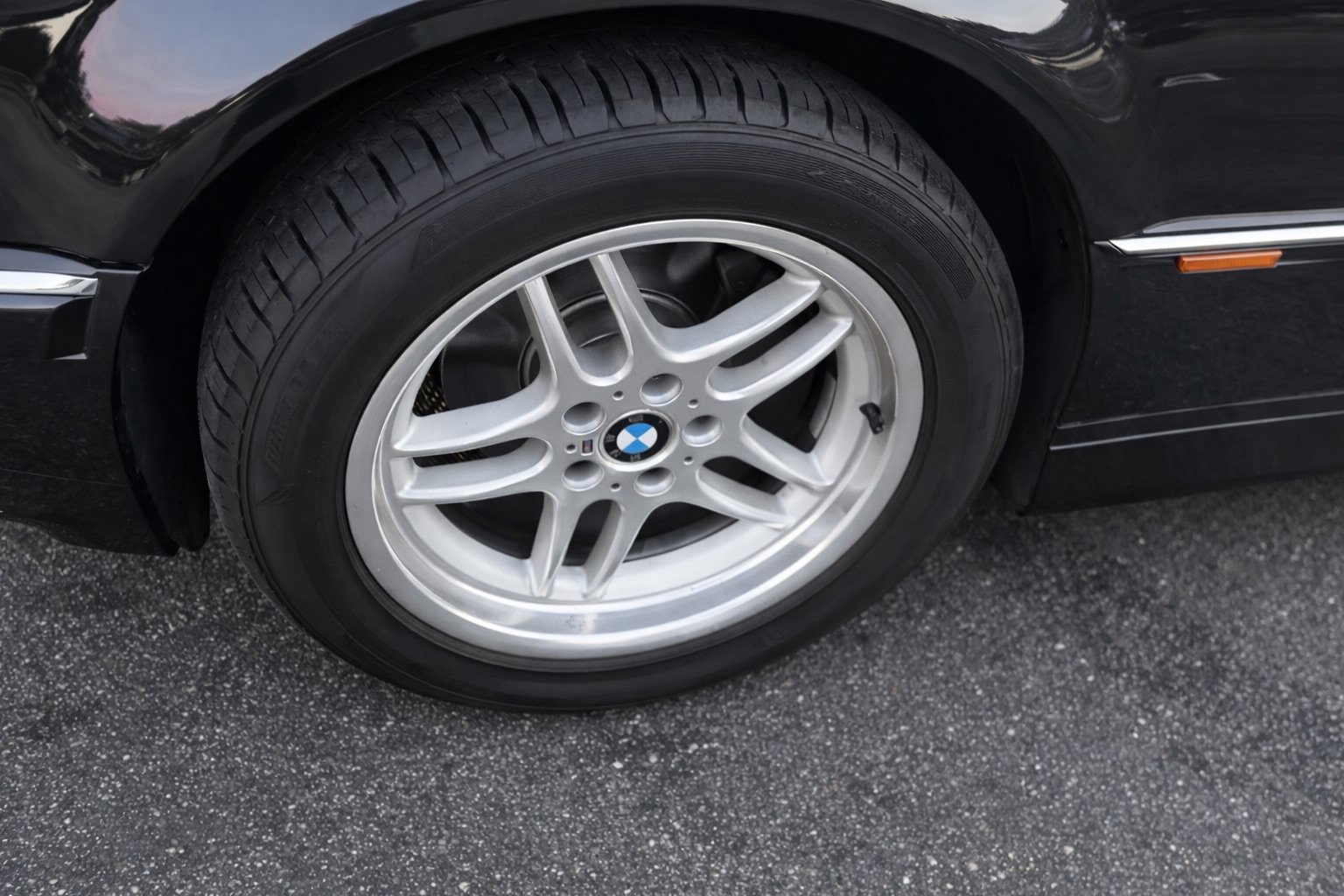 Used 2000 BMW 740i RWD image 4