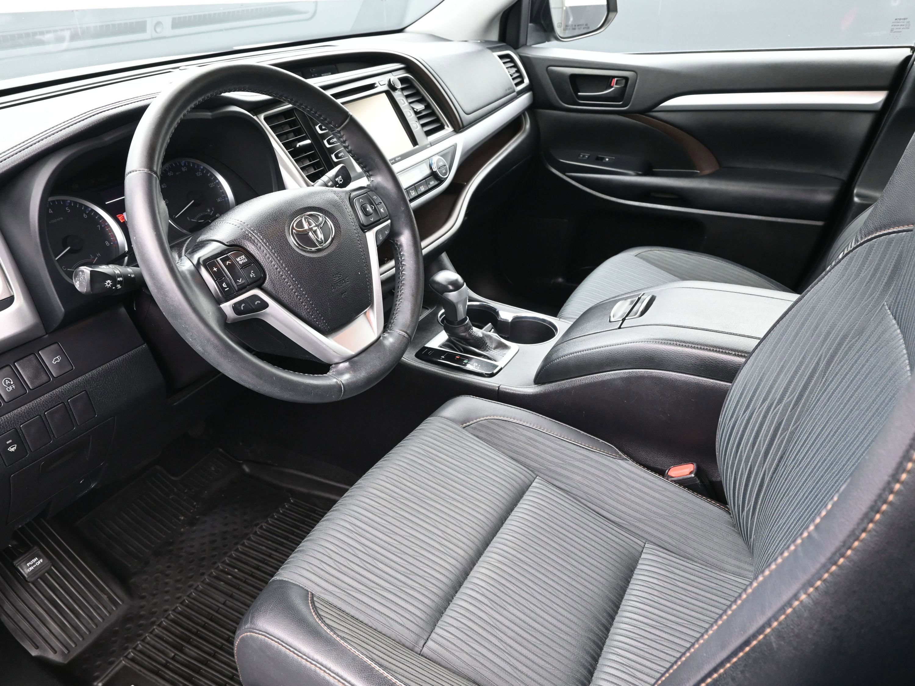Used 2019 Toyota Highlander Plus image 10