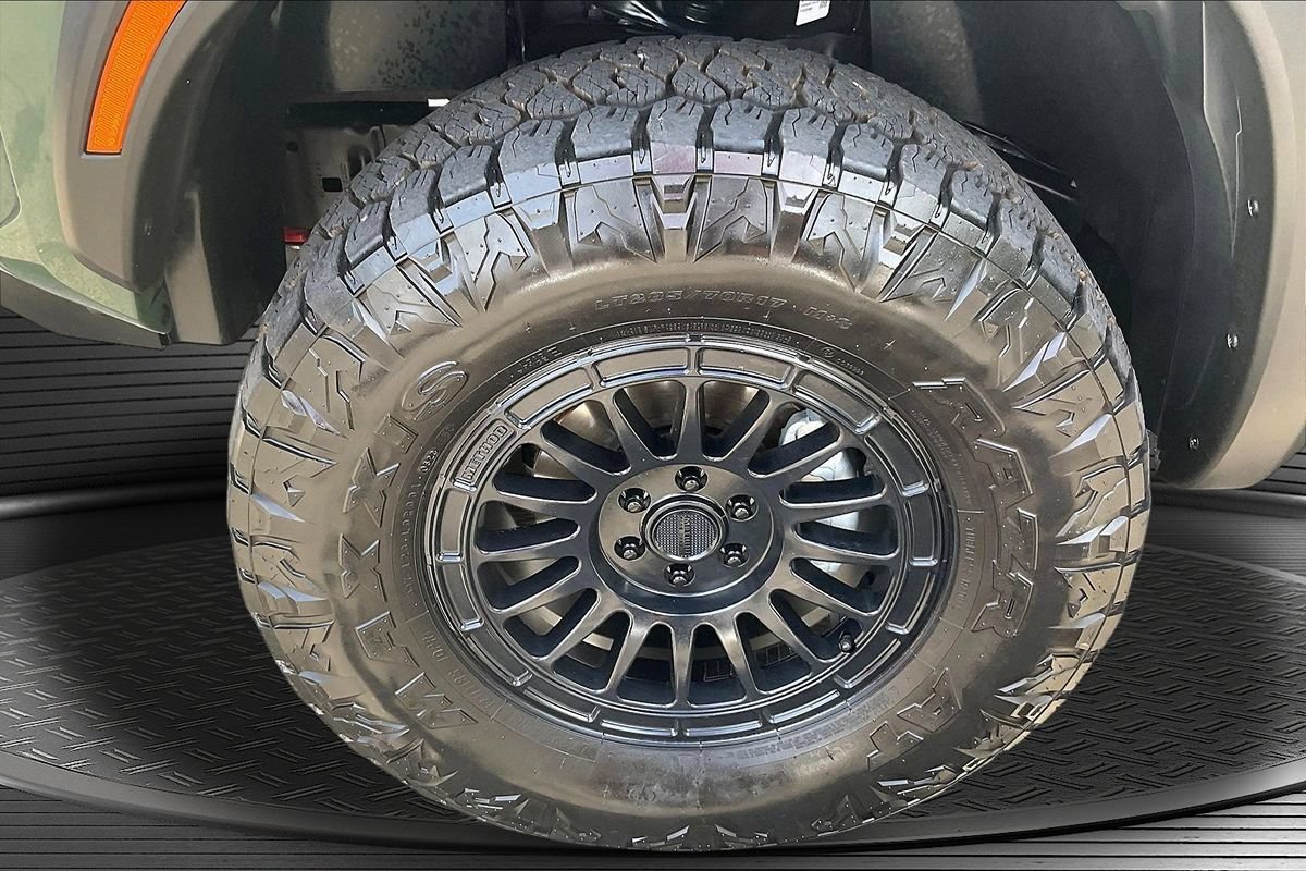 Used 2023 Nissan Frontier PRO-4X w/ Pro Convenience Package AWD/4WD image 32