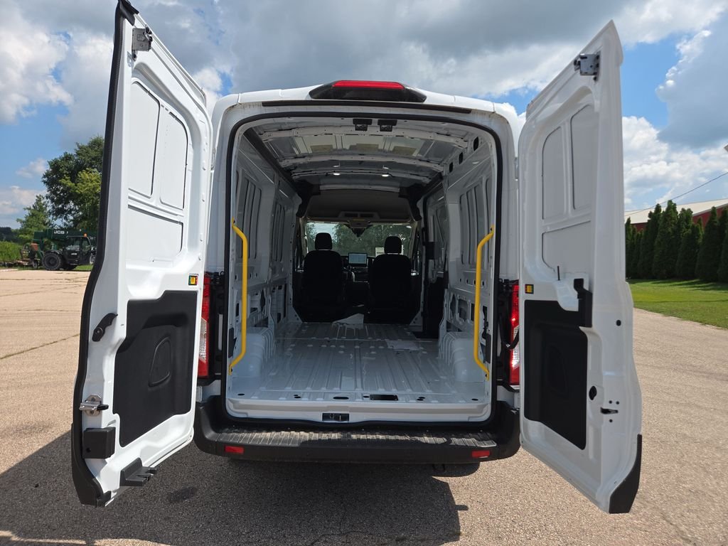 New 2026 Ford Transit 250 148 Medium Roof RWD image 17