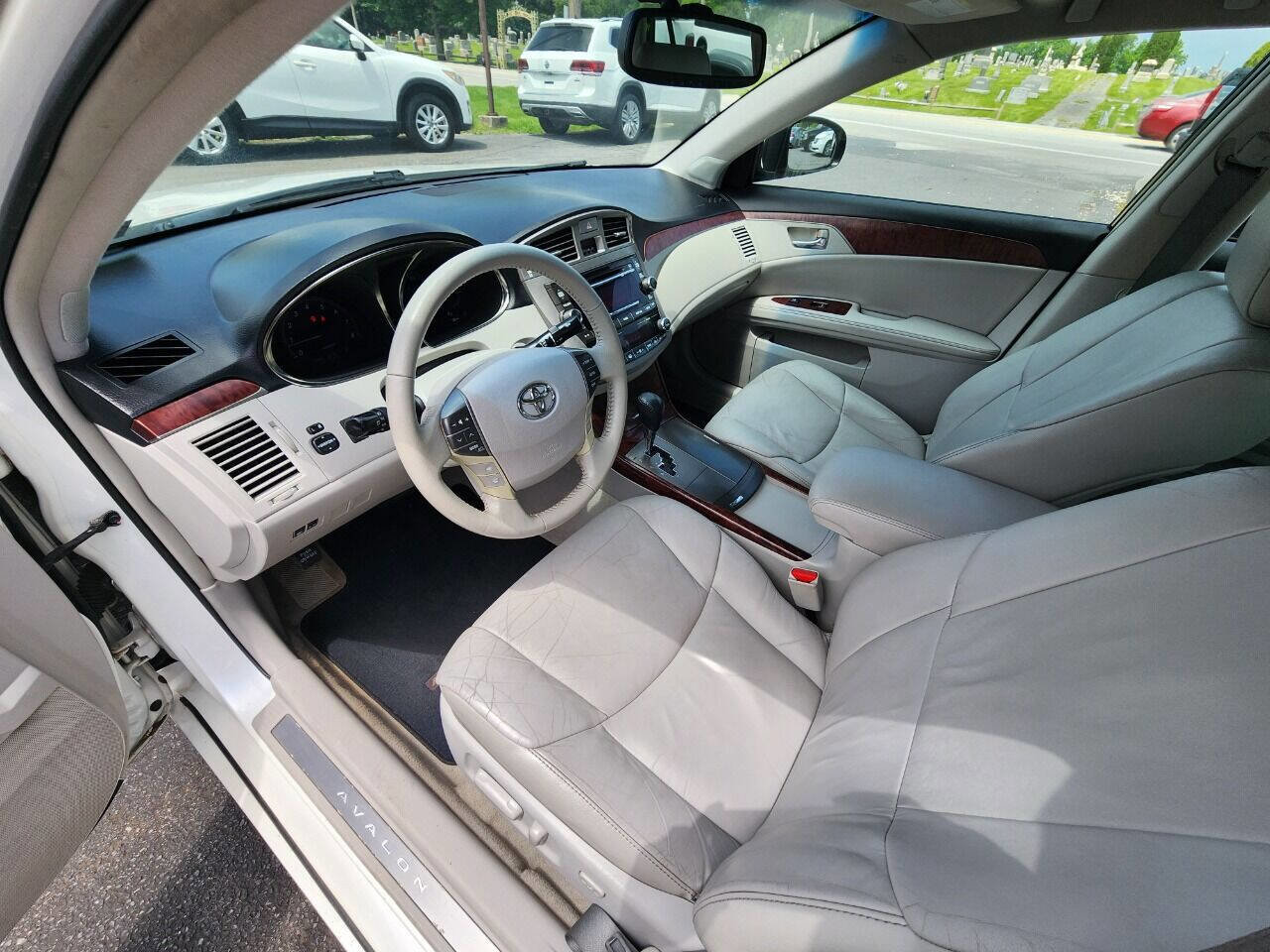 Used 2012 Toyota Avalon image 13