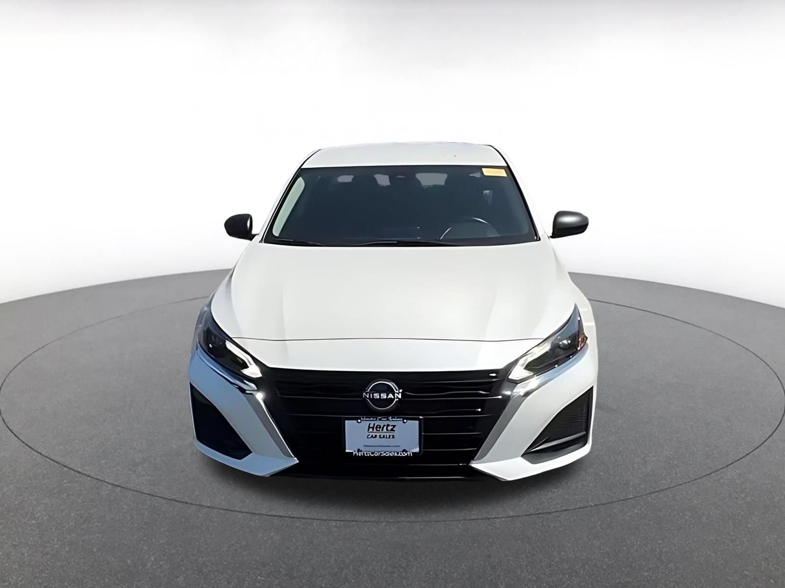 Used 2025 Nissan Altima 2.5 SV FWD image 4