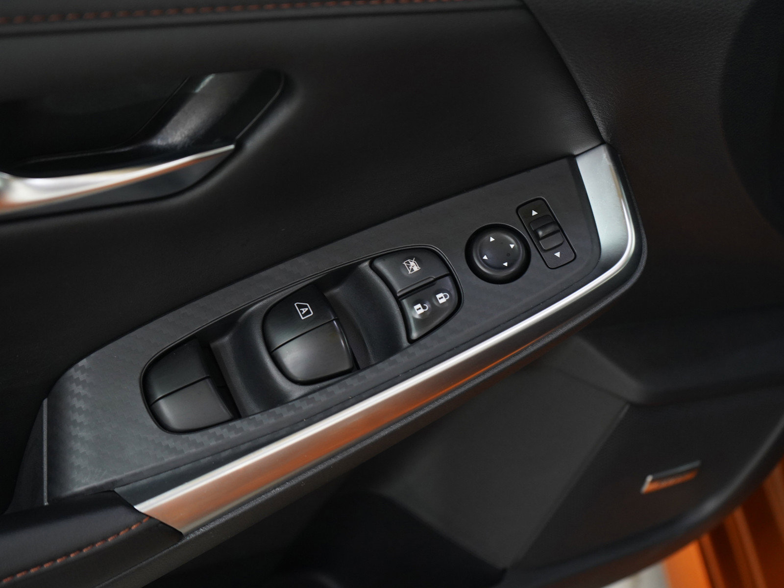 Used 2020 Nissan Sentra SR w/ Premium Package image 18