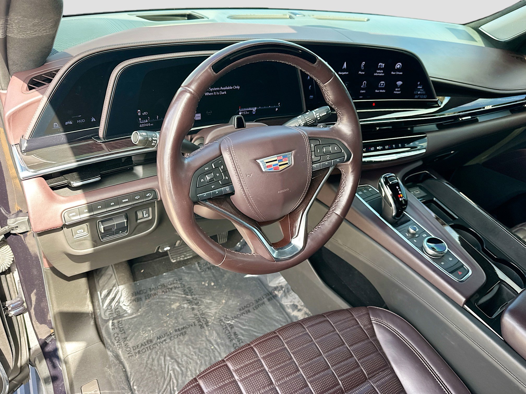 Used 2022 Cadillac Escalade ESV Sport Platinum w/ LPO, ONYX Package image 9