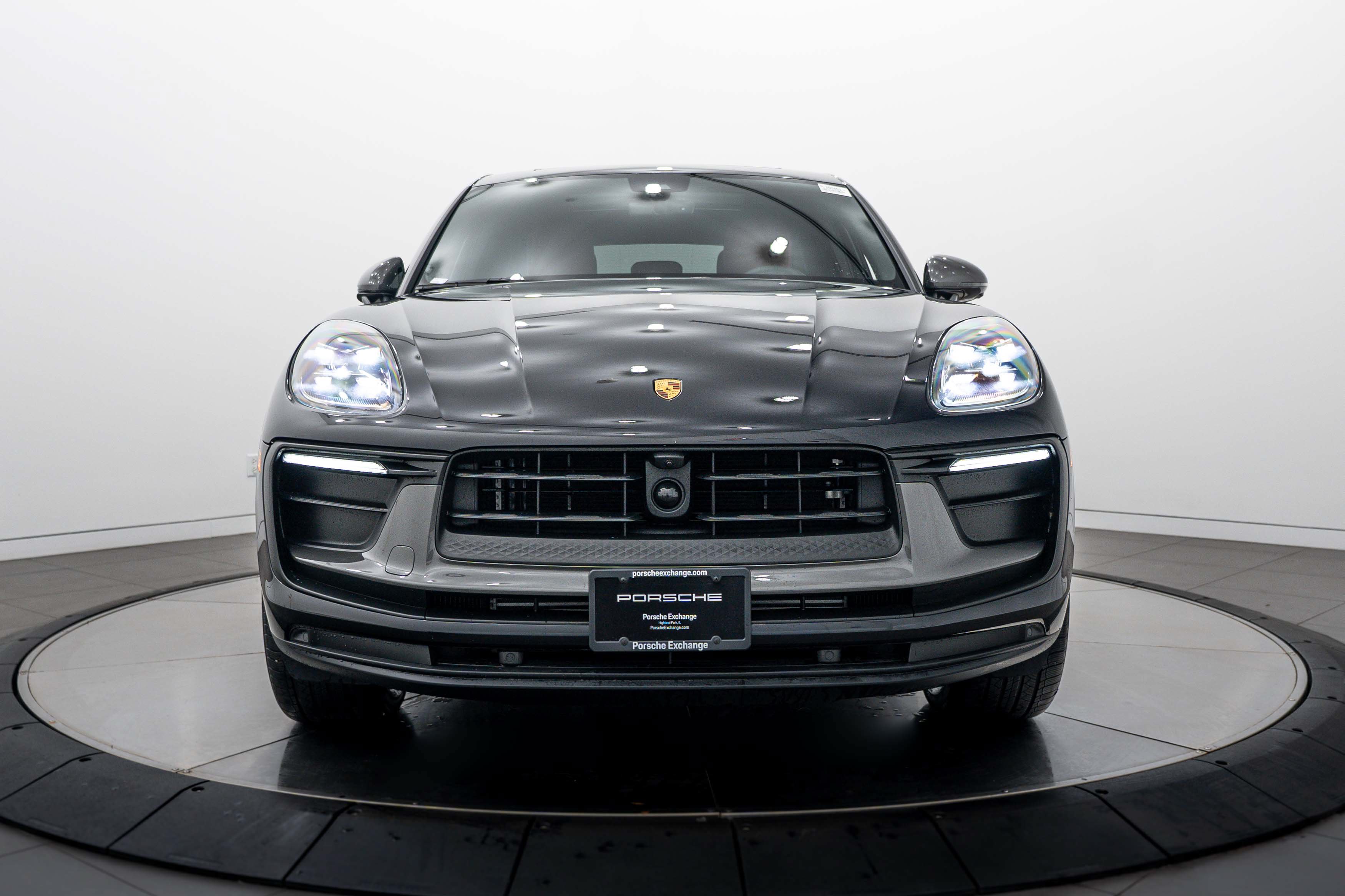 Certified 2026 Porsche Macan Turbo AWD/4WD image 10