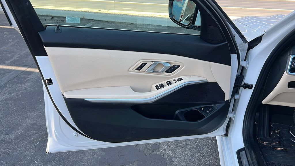 Used 2024 BMW 330e w/ Convenience Package RWD image 15