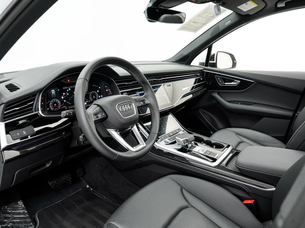 Certified 2025 Audi Q7 2.0T Premium Plus w/ Premium Plus Package AWD/4WD image 4