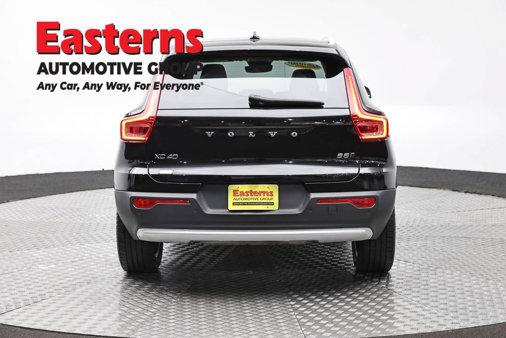 Used 2023 Volvo XC40 B5 Plus AWD/4WD image 6