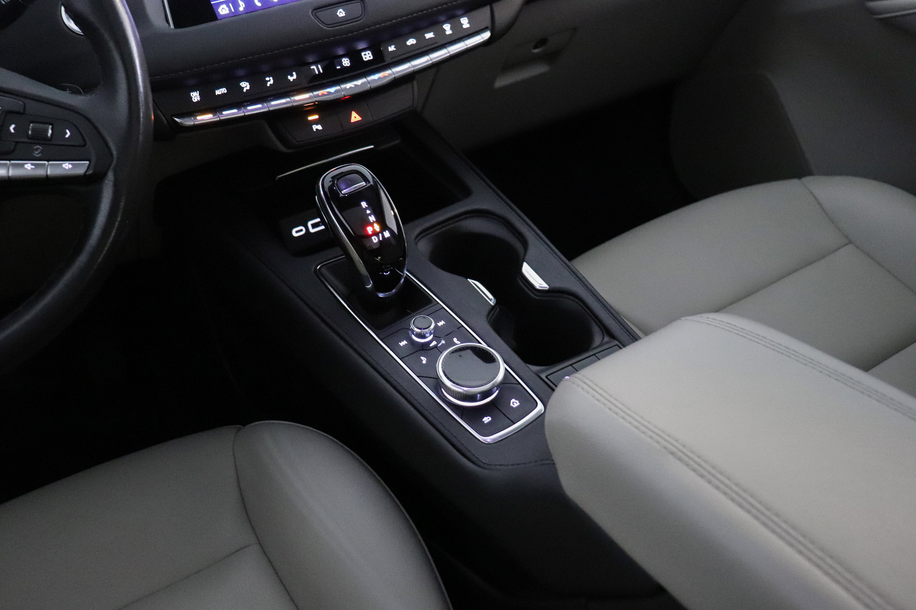 Used 2023 Cadillac XT4 Luxury image 30