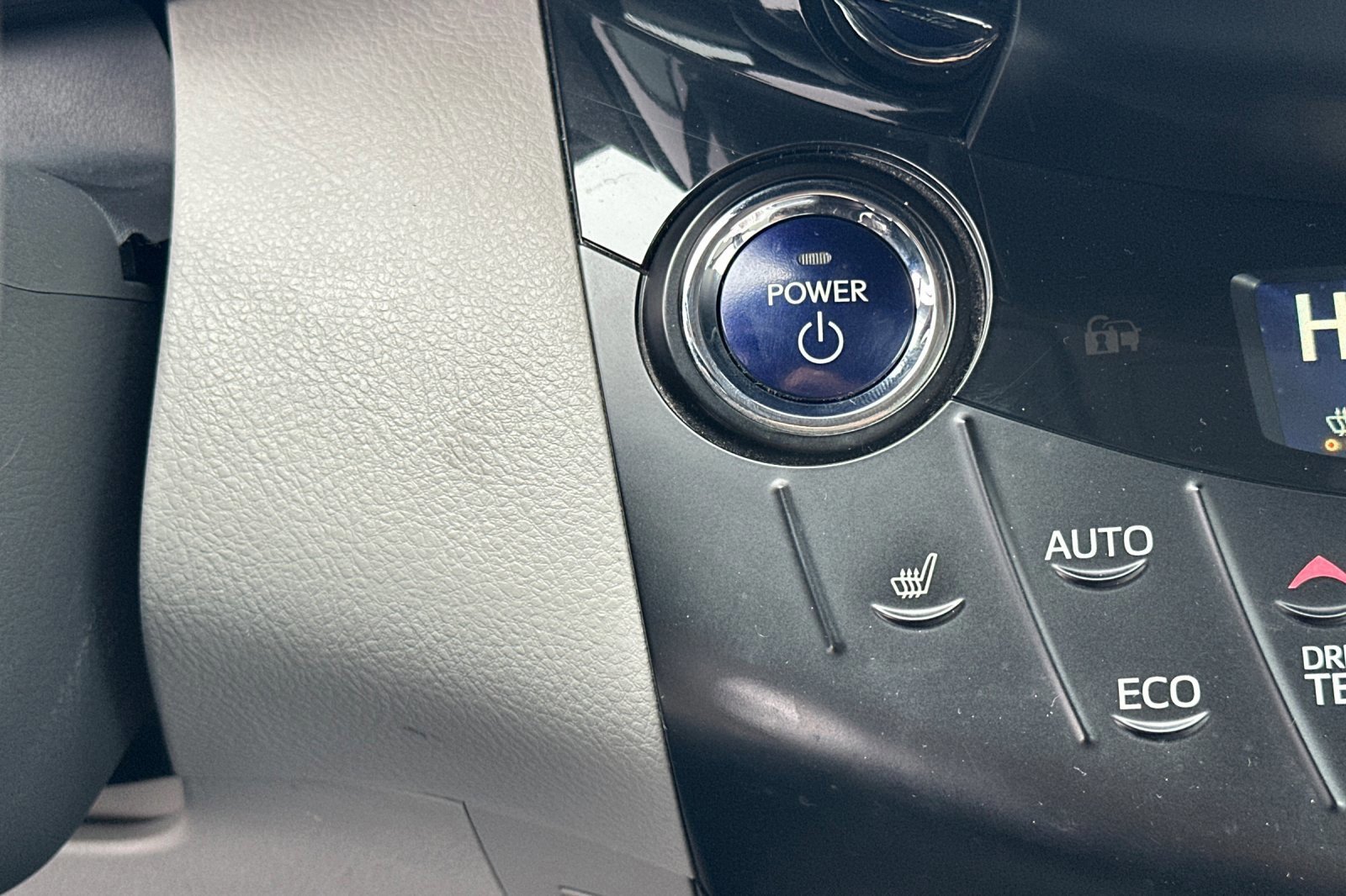 Used 2014 Toyota RAV4 EV image 23