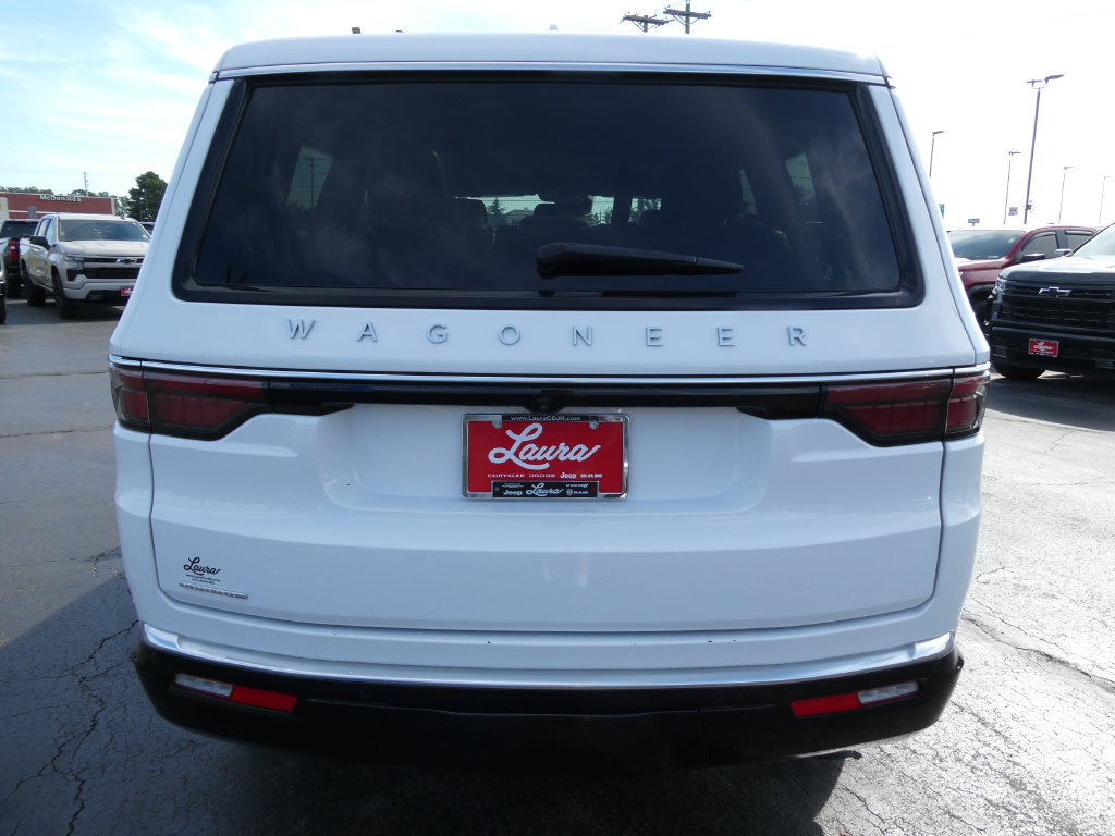 Used 2023 Jeep Wagoneer 4WD w/ Premium Group I image 6